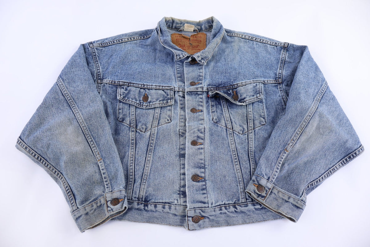 90's Levi's Light Wash Denim Jacket product image 1