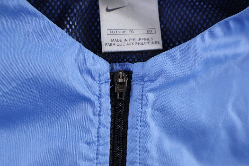 Women's Nike Embroidered Logo Quarter Zip Windbreaker product image 3